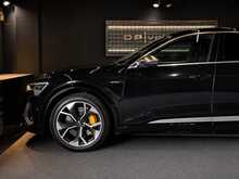 Audi e-tron S 
