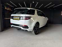 Land Rover Discovery Sport P300e R-Dynamic SE
