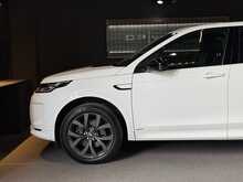 Land Rover Discovery Sport P300e R-Dynamic SE