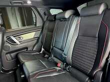 Land Rover Discovery Sport P300e R-Dynamic SE