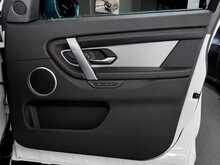 Land Rover Discovery Sport P300e R-Dynamic SE