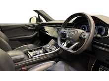 Audi Q7 TFSI V6 Black Edition