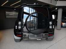 Land Rover Defender 110 i6 X 