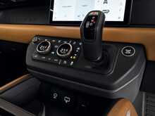 Land Rover Defender 110 i6 X 