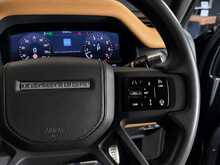 Land Rover Defender 110 i6 X 