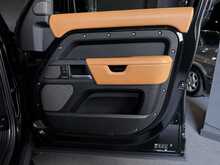Land Rover Defender 110 i6 X 