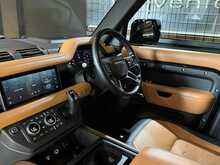 Land Rover Defender 110 i6 X 