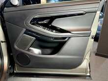 Land Rover Range Rover Evoque P300e Autobiography 