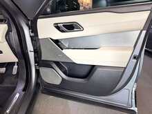 Land Rover Range Rover Velar D200 MHEV R-Dynamic HSE 