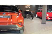 Toyota C-HR VVT-h Orange Edition 