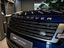Land Rover Range Rover D300 MHEV SE 