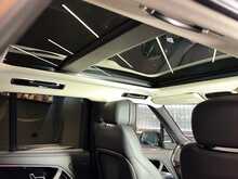 Land Rover Range Rover D300 MHEV SE 