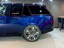 Land Rover Range Rover D300 MHEV SE 