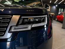 Land Rover Range Rover D300 MHEV SE 