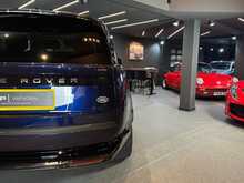 Land Rover Range Rover D300 MHEV SE 