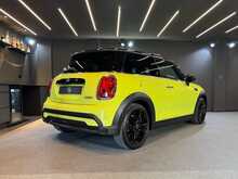 MINI Hatch Cooper Exclusive 