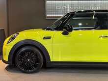 MINI Hatch Cooper Exclusive 