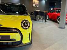 MINI Hatch Cooper Exclusive 