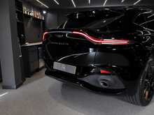 Aston Martin DBX V8