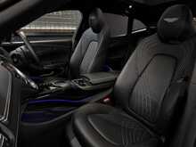 Aston Martin DBX V8