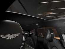 Aston Martin DBX V8