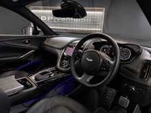 Aston Martin DBX V8