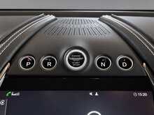 Aston Martin DBX V8
