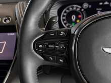 Aston Martin DBX V8