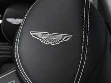 Aston Martin DBX V8