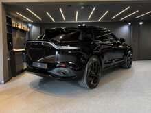Aston Martin DBX V8