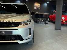 Land Rover Discovery Sport P300e Urban Edition 