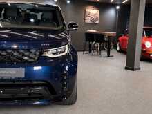 Land Rover Discovery D300 MHEV R-Dynamic SE 
