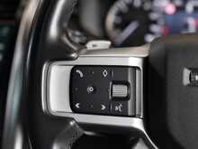 Land Rover Discovery D300 MHEV R-Dynamic SE 