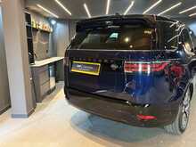 Land Rover Discovery D300 MHEV R-Dynamic SE 