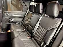 Land Rover Discovery D300 MHEV R-Dynamic SE 