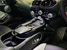Aston Martin Vantage V8 
