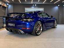 Porsche 718 Cayman GT4 