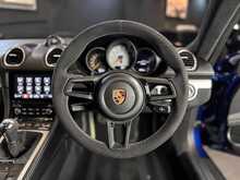 Porsche 718 Cayman GT4 