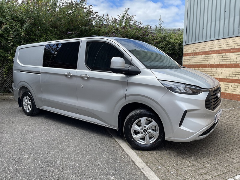 Ford Transit Custom Crew Van 320 L2 DIESEL FWD 2.0 EcoBlue 136ps H1 Double Cab Van Limited