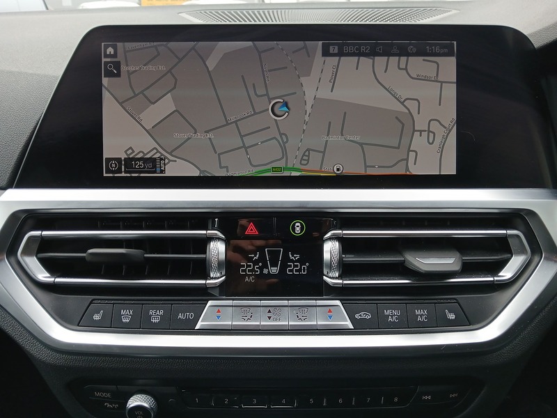 BMW 3 Series 330e M Sport - U3110