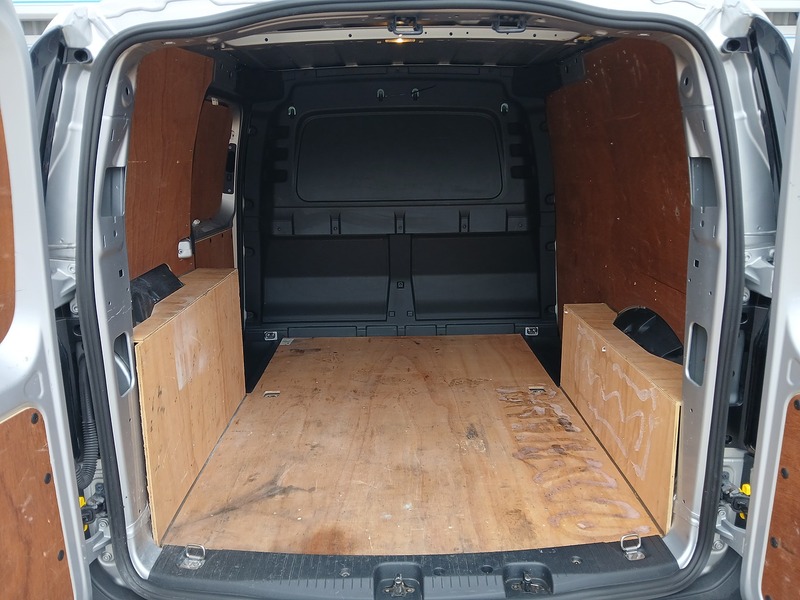 Volkswagen Caddy TDI C20 Commerce - U3414