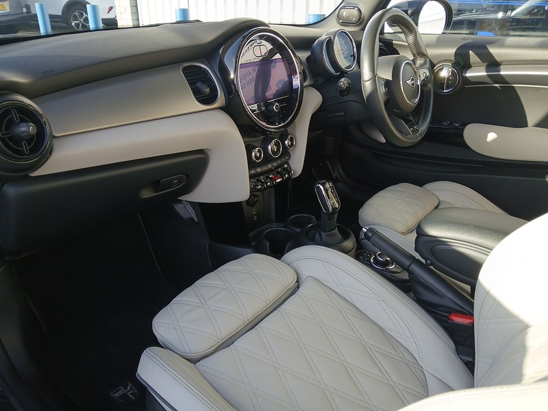 MINI Convertible Cooper S Exclusive - U3517