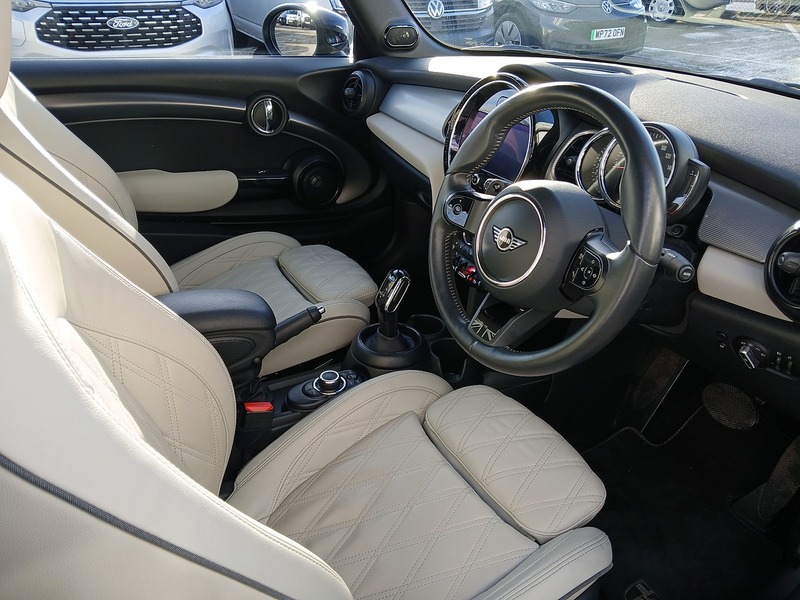 MINI Convertible Cooper S Exclusive - U3517