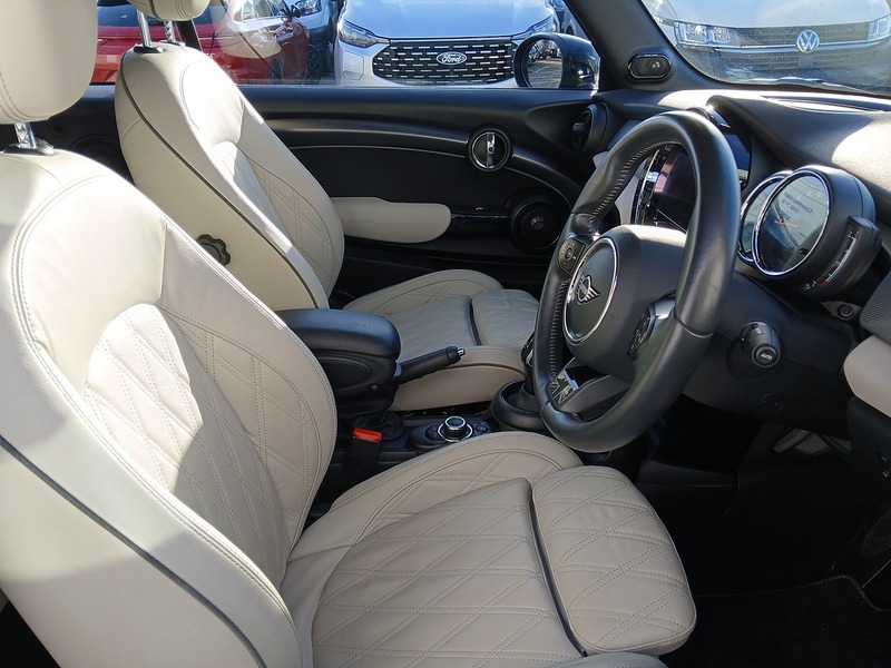 MINI Convertible Cooper S Exclusive - U3517