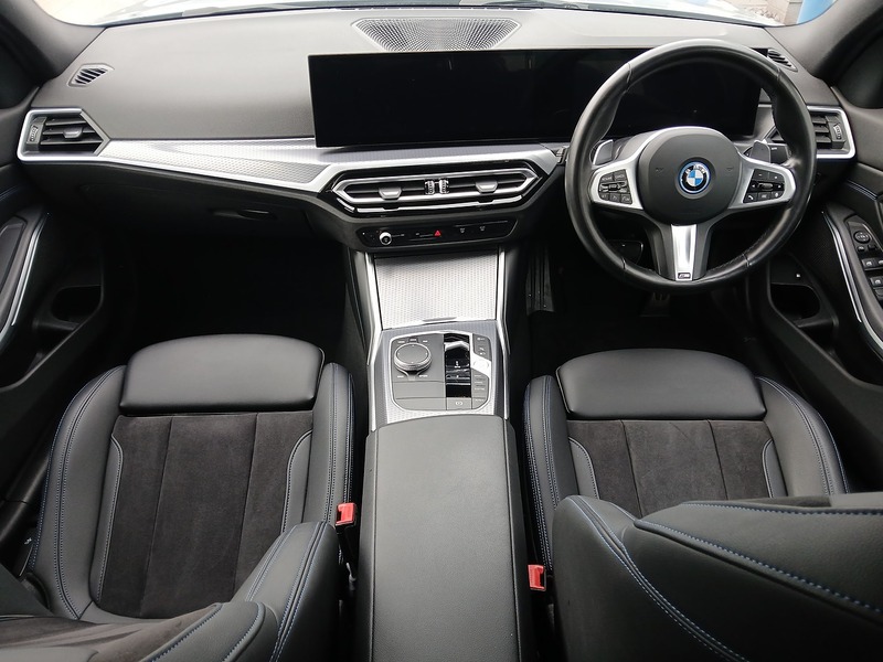 BMW 3 Series 330e M Sport - U3545