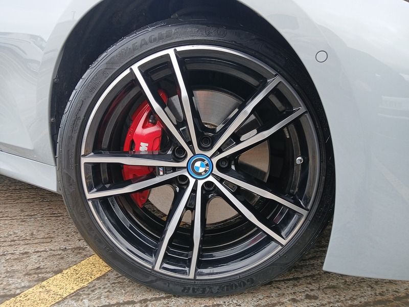BMW 3 Series 330e M Sport - U3545