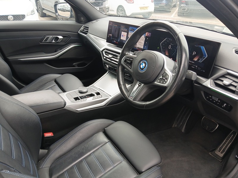 BMW 3 Series 330e M Sport - U3603