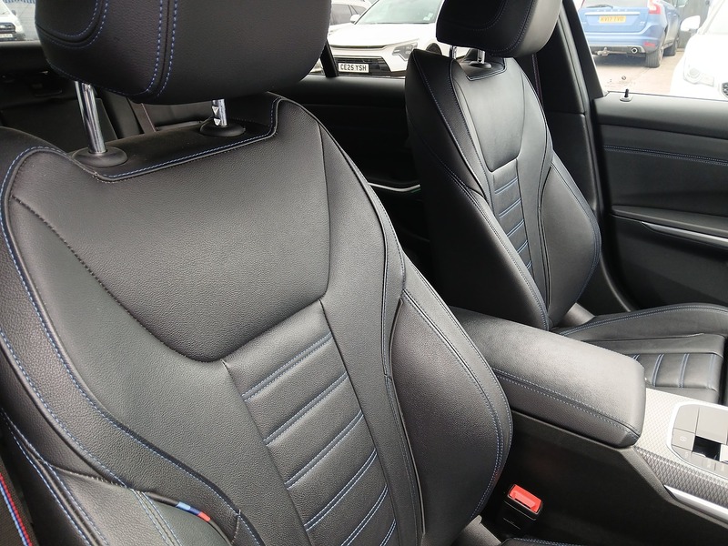 BMW 3 Series 330e M Sport - U3603