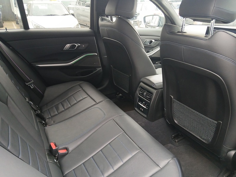 BMW 3 Series 330e M Sport - U3603