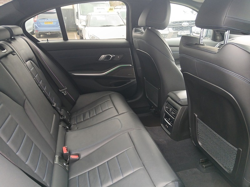 BMW 3 Series 330e M Sport - U3603